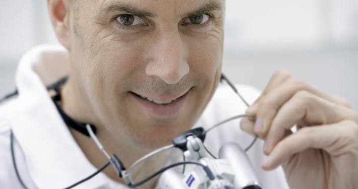 Dr. Johannes Heimann - Zahnarzt aus Frankfurt für Implantologie